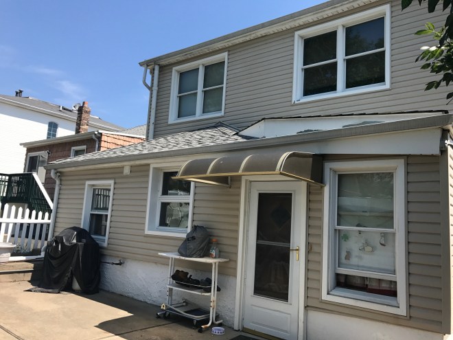 352 Parkinson Ave backyard