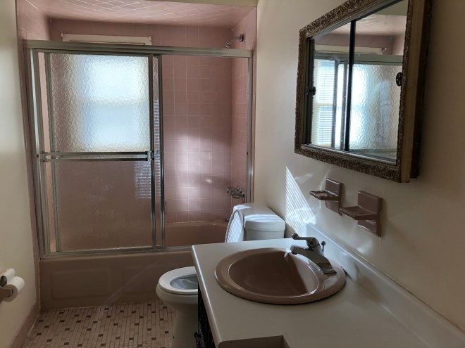 Three bedroom for rent in Eltingville